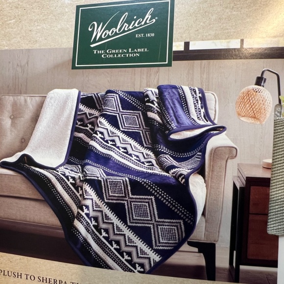 Woolrich Plush Sherpa Blanket, NEW, 60" X 70", Aztec Boho Bohemian - Picture 5 of 9